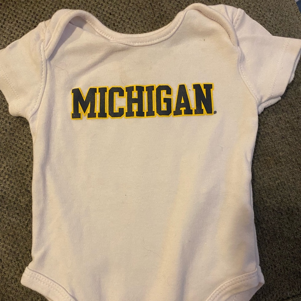 6/9 M University of Michigan onesie.